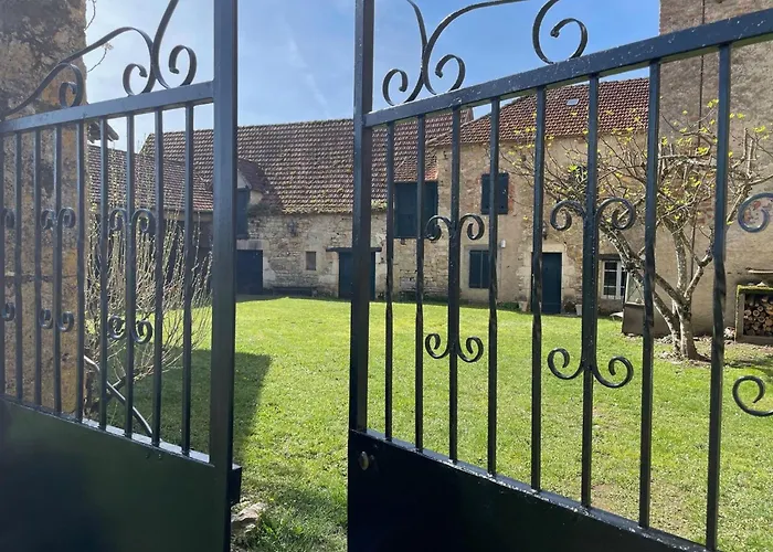 Historic Mansion By The River Lot In * Cenevieres